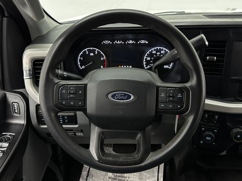 Used 2023 Ford F250 XL w/ FX4 Off-Road Package image 25