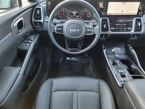 Used 2023 Kia Sorento EX w/ Panoramic Sunroof Package image 32