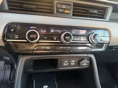 Used 2025 Honda Pilot EX-L image 27