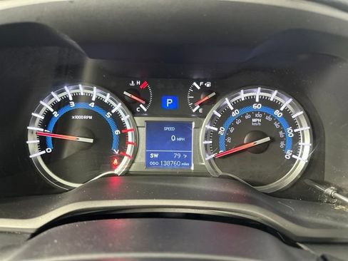 Used 2018 Toyota 4Runner TRD Off-Road Premium AWD/4WD image 20