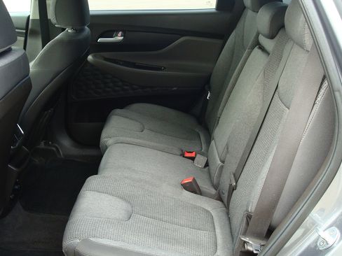 Used 2019 Hyundai Santa Fe SE image 7