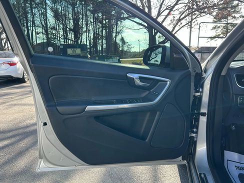 Used 2016 Volvo S60 T5 Premier w/ Convenience Package image 19
