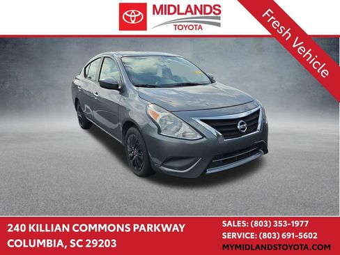 Used 2019 Nissan Versa SV FWD image 1