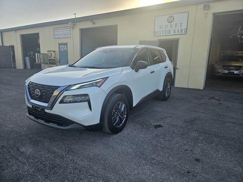 Used 2023 Nissan Rogue S image 8