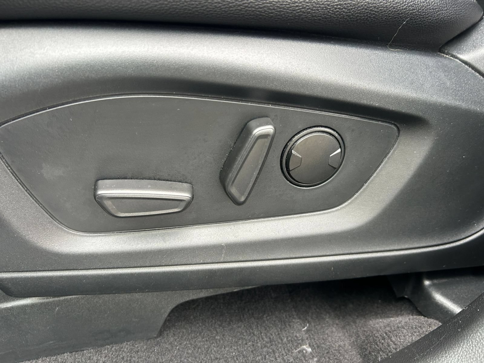 Used 2024 Ford Explorer Limited RWD image 22