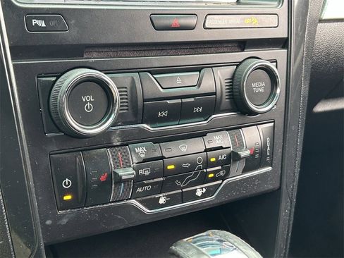 Used 2017 Ford Explorer XLT w/ Equipment Group 202A image 24