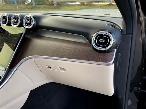 Used 2026 Mercedes-Benz GLC 300 4MATIC image 10