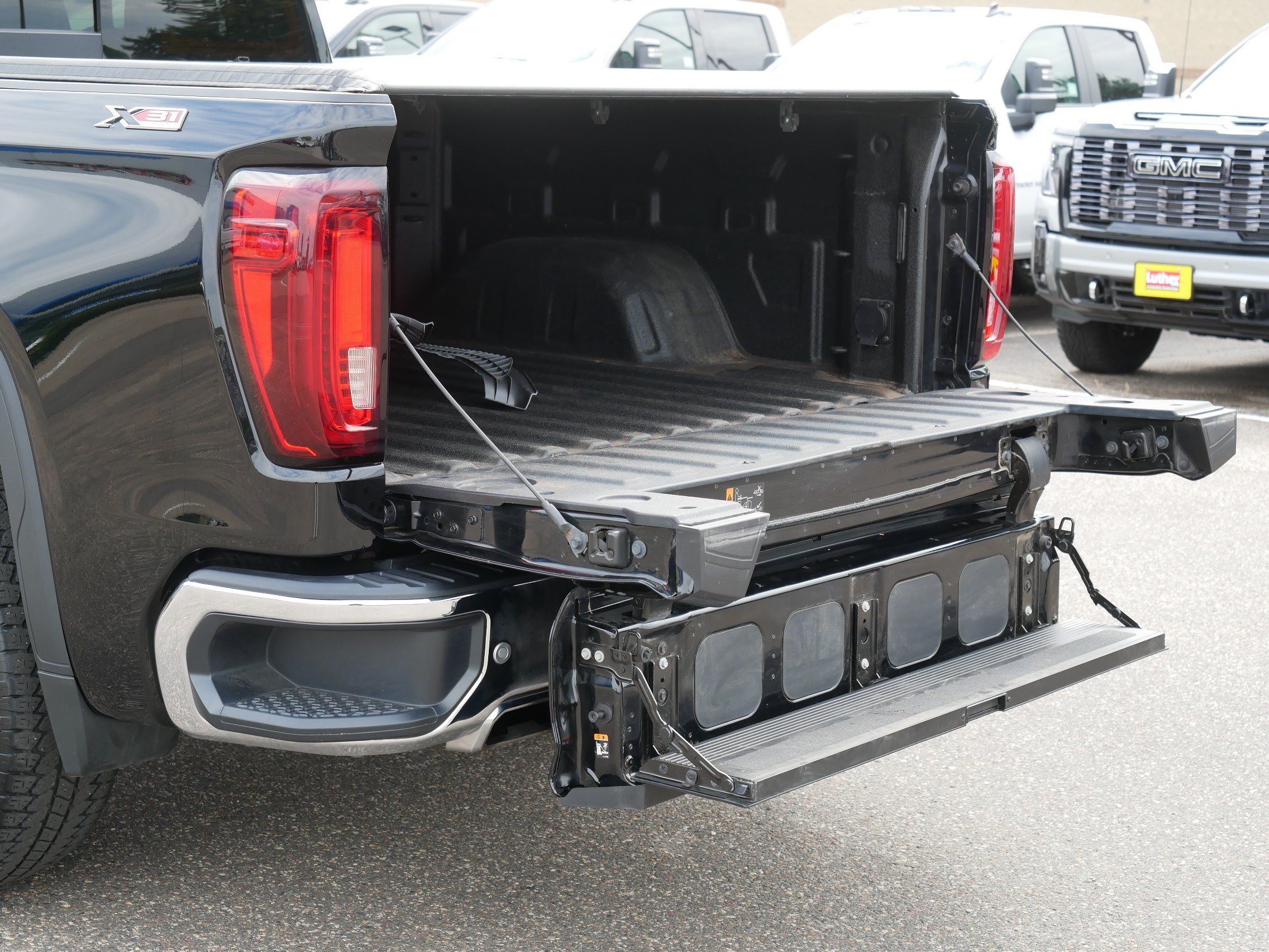 Certified 2025 GMC Sierra 1500 SLT w/ SLT Premium Plus Package AWD/4WD image 18