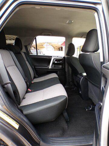 Used 2020 Toyota 4Runner SR5 AWD/4WD image 23
