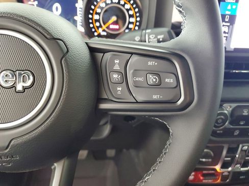 New 2025 Jeep Gladiator Willys image 24