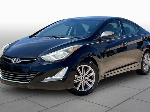 Used 2014 Hyundai Elantra SE w/ Option Group 02 FWD image 3