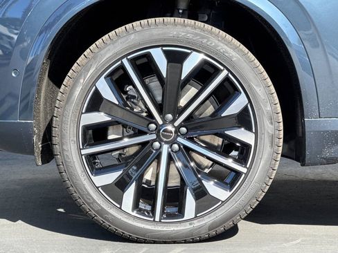 New 2026 Volvo XC90 B6 Plus w/ Protection Package Premier image 26