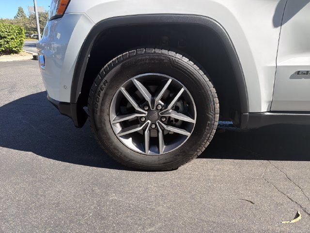 Used 2020 Jeep Grand Cherokee Limited w/ Luxury Group II RWD image 21