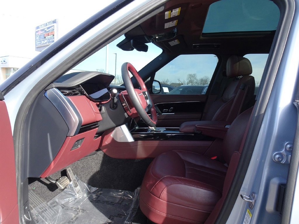 Used 2024 Land Rover Range Rover SE AWD/4WD image 9