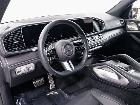 Certified 2026 Mercedes-Benz GLS 450 4MATIC image 9