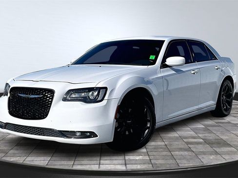 Used 2019 Chrysler 300 S image 13