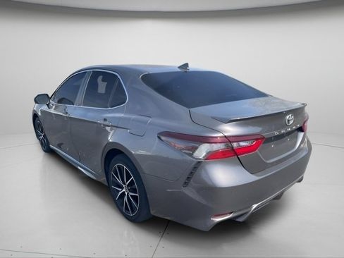 Used 2023 Toyota Camry SE image 14