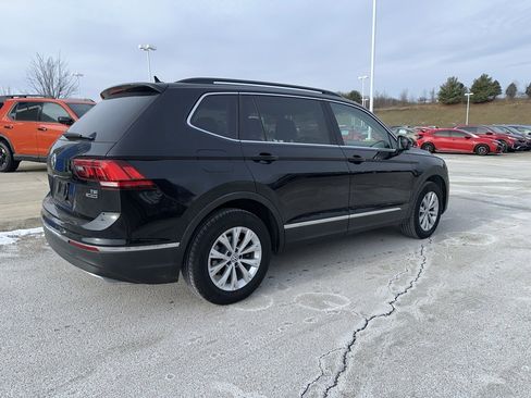 Used 2018 Volkswagen Tiguan SE image 3