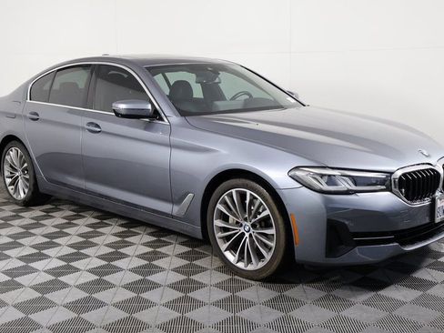 Used 2021 BMW 530i w/ Premium Package image 2