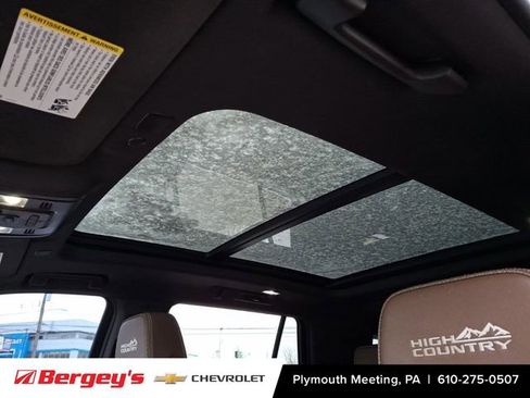 Used 2021 Chevrolet Tahoe High Country w/ Premium Package image 16