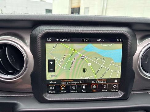 Used 2023 Jeep Wrangler Unlimited Sahara w/ Cold Weather Group AWD/4WD image 20