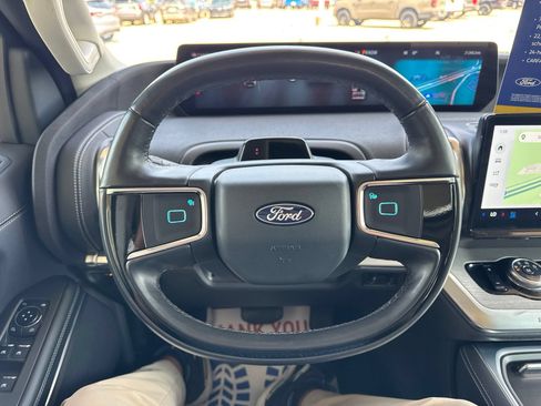 Certified 2025 Ford Expedition Platinum w/ Driver's Package AWD/4WD image 30