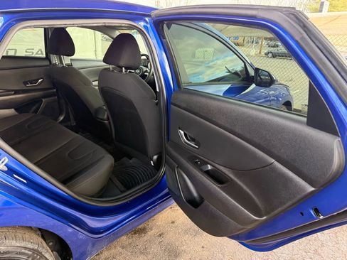 Used 2022 Hyundai Elantra SEL w/ Convenience Package image 21