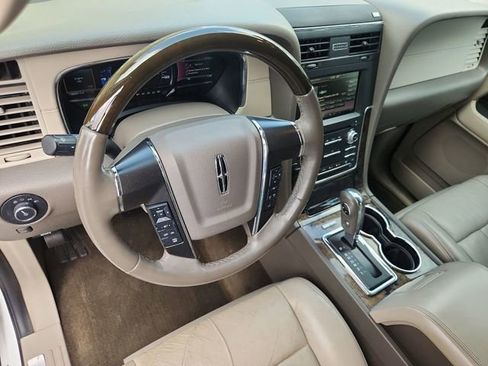 Used 2015 Lincoln Navigator L 2WD image 10