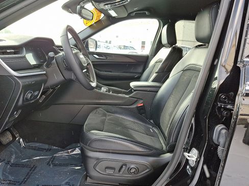 Certified 2024 Jeep Grand Cherokee L Laredo image 14