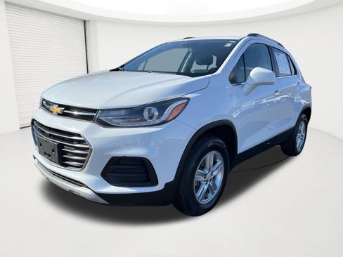 Used 2019 Chevrolet Trax LT w/ LT Convenience Package image 1