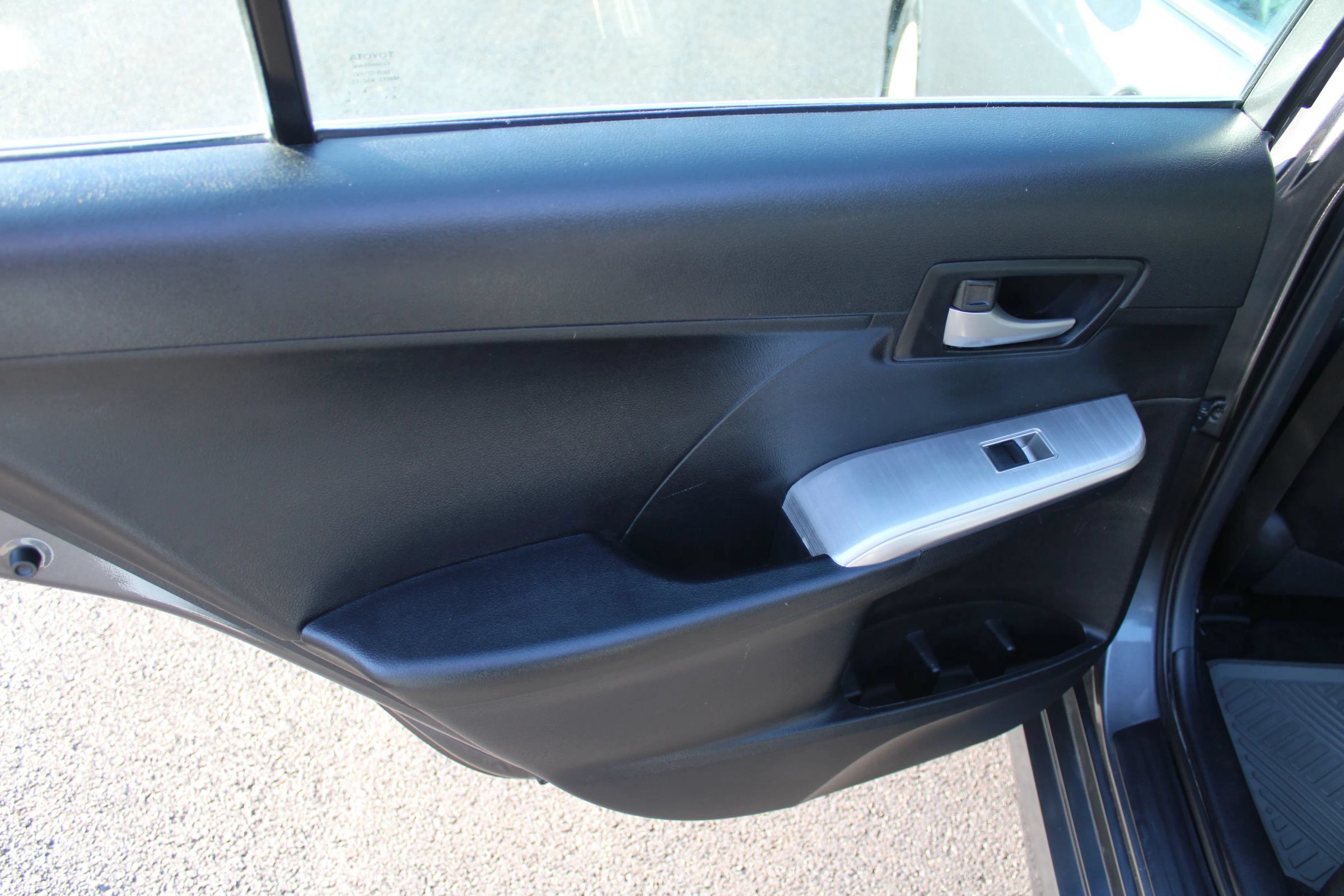 Used 2013 Toyota Camry SE FWD image 17