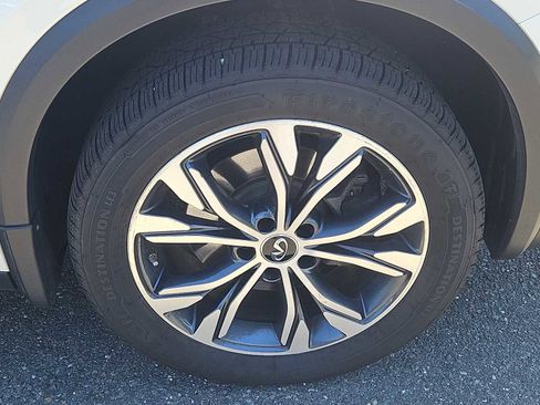 Used 2018 INFINITI QX30 AWD image 10