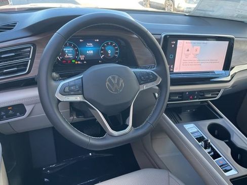 New 2026 Volkswagen Atlas SE image 32