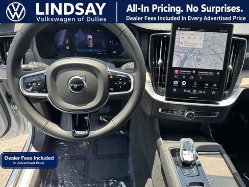Used 2025 Volvo XC90 B6 Plus AWD/4WD image 10