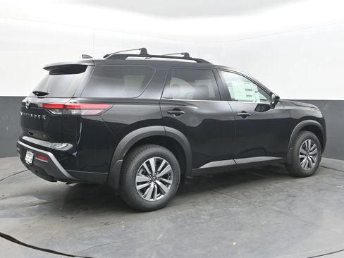 New 2026 Nissan Pathfinder SL FWD image 7
