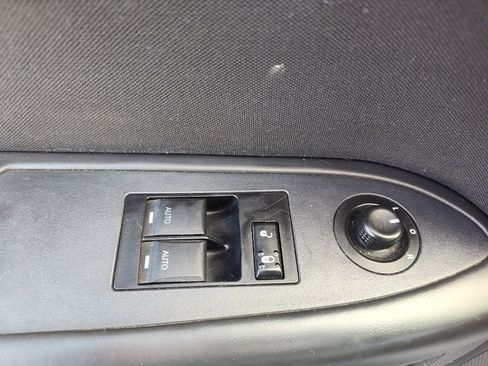 Used 2013 Dodge Challenger R/T w/ Blacktop Pkg image 14