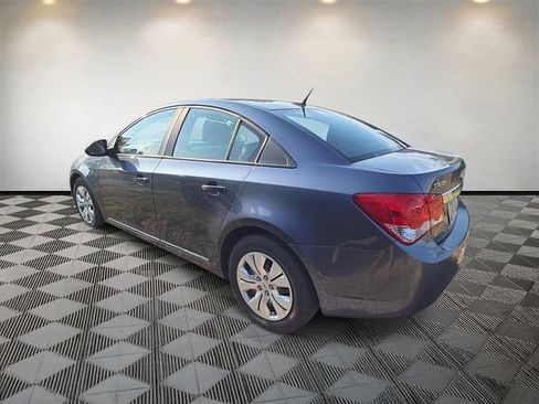 Used 2013 Chevrolet Cruze LS FWD image 5