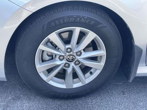 Used 2025 Toyota Camry LE w/ Convenience Package image 33