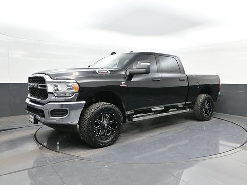 Used 2023 RAM 2500 Tradesman AWD/4WD image 31