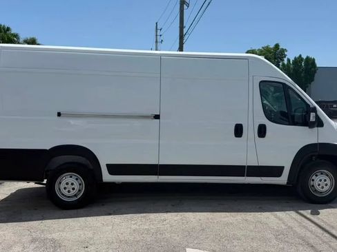 Used 2023 RAM ProMaster 3500 FWD image 4