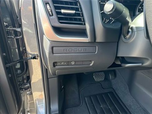 New 2026 Nissan Rogue S image 30