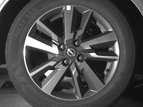 Used 2025 Nissan Versa SV image 12