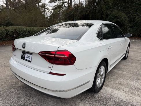 Used 2017 Volkswagen Passat 1.8T S image 10