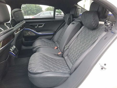 Certified 2022 Mercedes-Benz S 500 4MATIC image 8