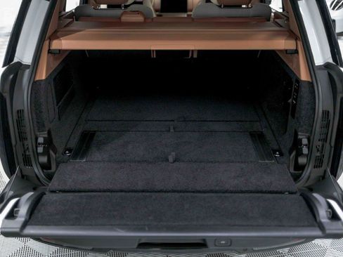 Used 2024 Land Rover Range Rover SV image 90