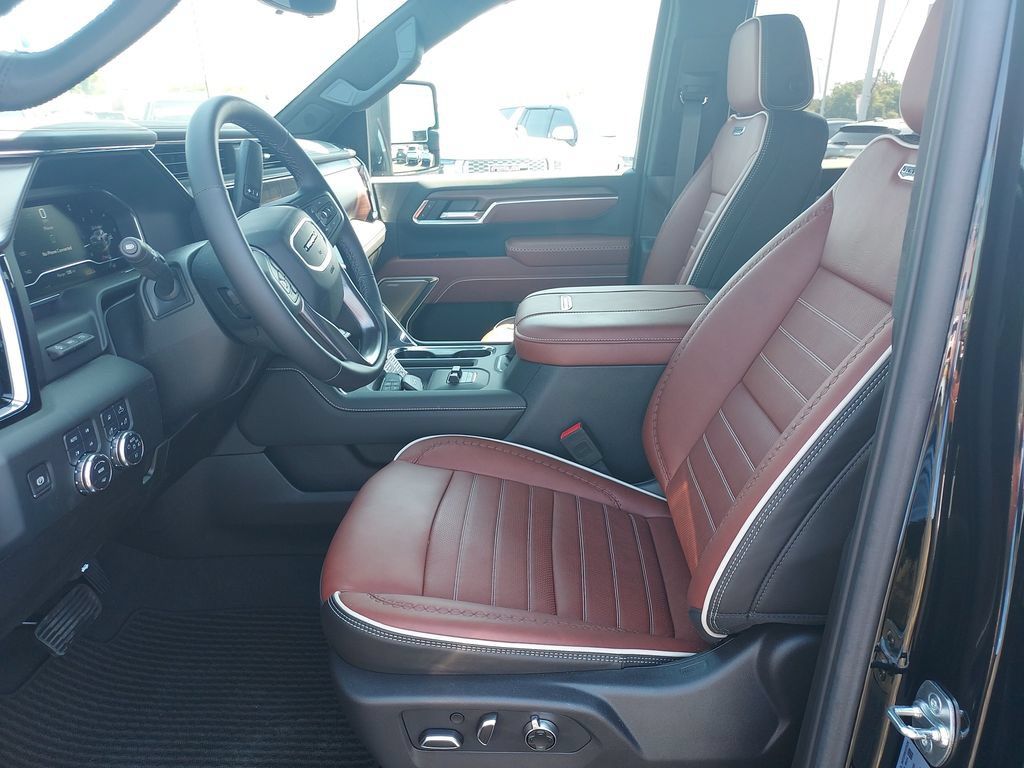 Used 2025 GMC Sierra 2500 Denali Ultimate AWD/4WD image 13