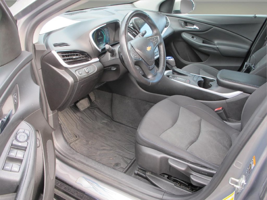 Used 2017 Chevrolet Volt LT FWD image 9