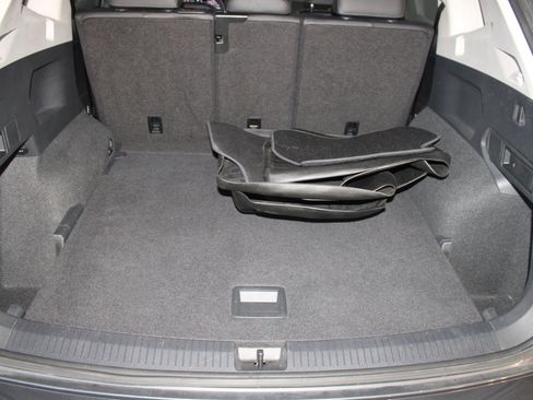 Used 2019 Volkswagen Tiguan SEL image 31