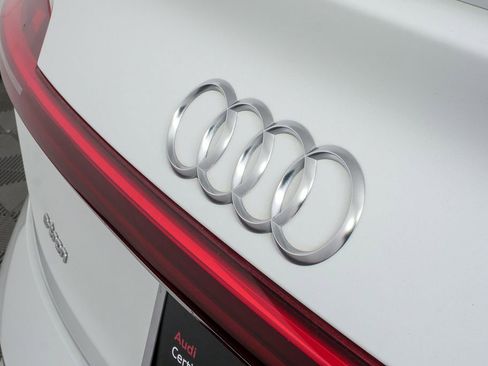 Used 2021 Audi e-tron Prestige w/ Prestige Package image 38