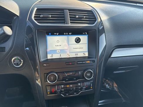 Used 2018 Ford Explorer XLT w/ Equipment Group 202A AWD/4WD image 9